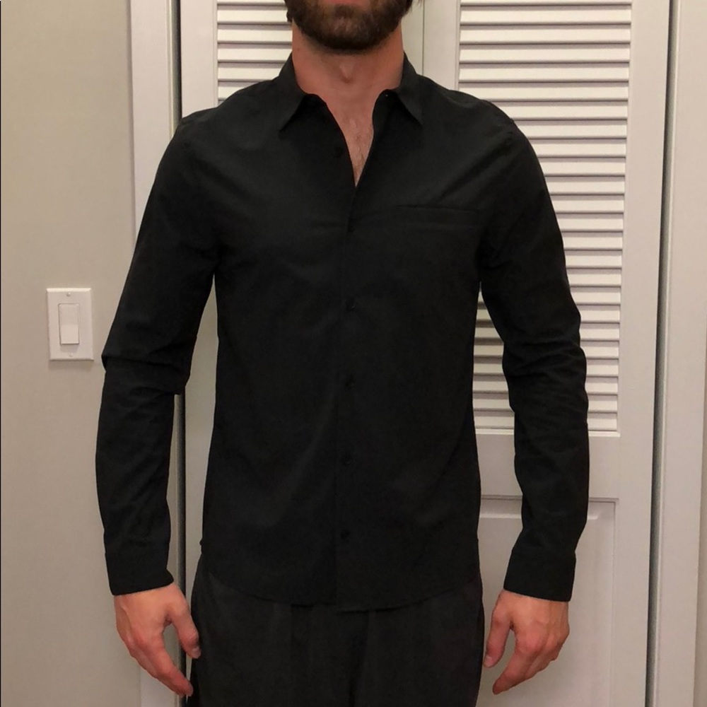 Lululemon Men’s Black Stretch Button Down Medium